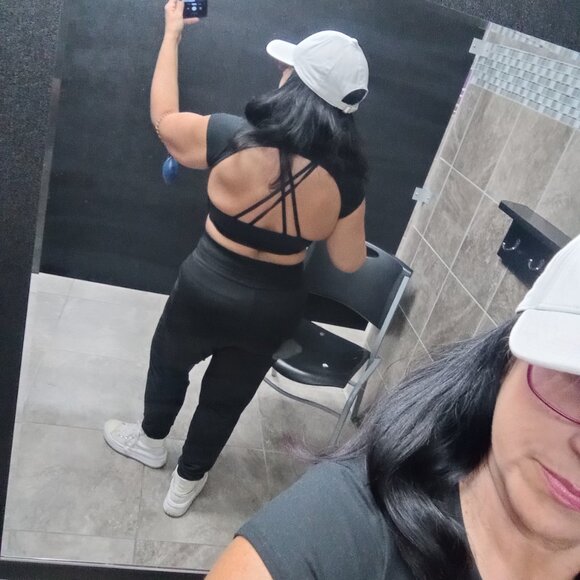 Bombshell sportswear open back tee - Picture 9 of 9